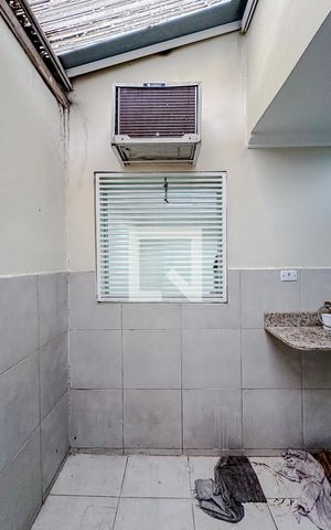 Casa à venda com 80m², 2 quartos e sem vagaÁrea de Serviço