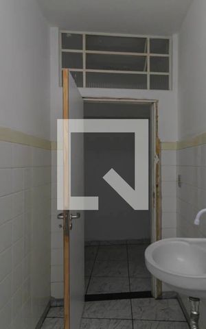 Casa à venda com 313m², 4 quartos e 3 vagas Casa à venda com 313m², 4 quartos e 3 vagasBanheiro de serviço