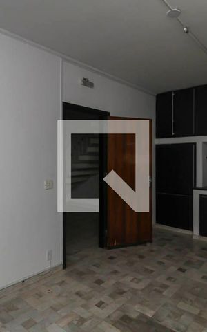 Casa à venda com 313m², 4 quartos e 3 vagas Casa à venda com 313m², 4 quartos e 3 vagasSala de TV