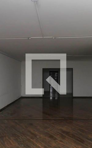 Casa à venda com 313m², 4 quartos e 3 vagas Casa à venda com 313m², 4 quartos e 3 vagasSala