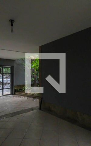 Casa à venda com 313m², 4 quartos e 3 vagas Casa à venda com 313m², 4 quartos e 3 vagasGaragem