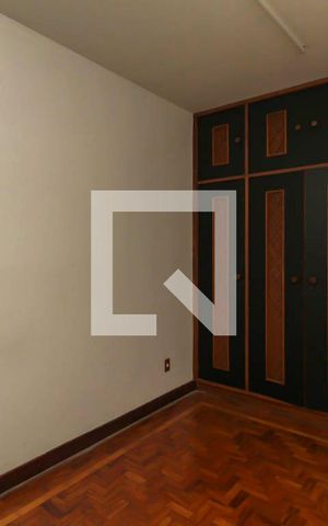 Casa à venda com 313m², 4 quartos e 3 vagas Casa à venda com 313m², 4 quartos e 3 vagasQuarto 2