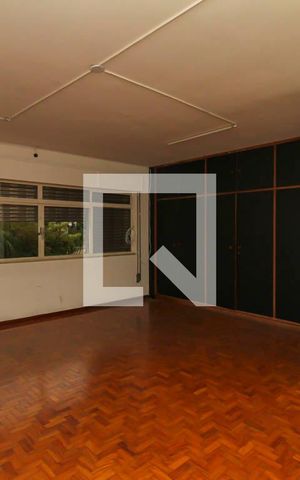 Casa à venda com 313m², 4 quartos e 3 vagas Casa à venda com 313m², 4 quartos e 3 vagasSuite