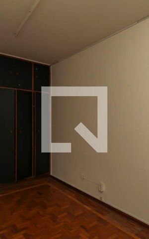 Casa à venda com 313m², 4 quartos e 3 vagas Casa à venda com 313m², 4 quartos e 3 vagasQuarto 3