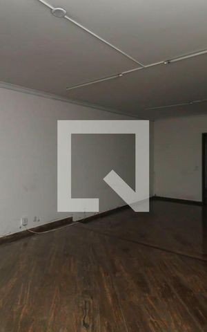 Casa à venda com 313m², 4 quartos e 3 vagas Casa à venda com 313m², 4 quartos e 3 vagasSala