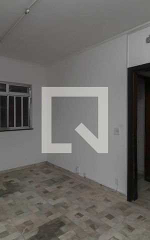 Casa à venda com 313m², 4 quartos e 3 vagas Casa à venda com 313m², 4 quartos e 3 vagasSala de TV