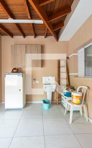 Casa para alugar com 180m², 2 quartos e 2 vagas Casa para alugar com 180m², 2 quartos e 2 vagasVaranda e Área de Serviço