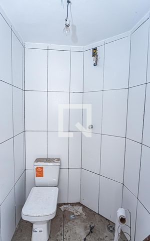 Casa para alugar com 80m², 2 quartos e 2 vagasBanheiro de serviço
