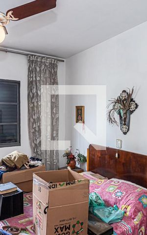 Casa para alugar com 80m², 2 quartos e 2 vagasQuarto 1