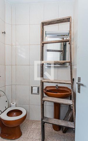 Casa para alugar com 80m², 2 quartos e 2 vagasBanheiro