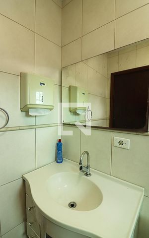 Casa à venda com 350m², 5 quartos e 5 vagasBanheiro Social
