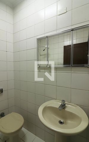 Casa à venda com 350m², 5 quartos e 5 vagasCasa 2 Banheiro Social