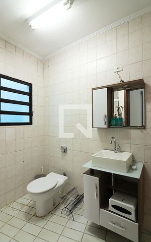 Casa à venda com 350m², 5 quartos e 5 vagasCasa 2 Suíte Banheiro