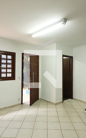 Casa à venda com 350m², 5 quartos e 5 vagasCasa 2 Sala
