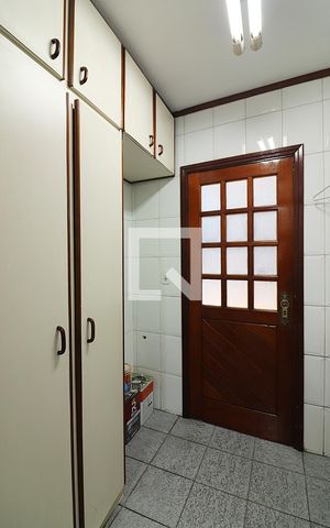 Casa à venda com 350m², 5 quartos e 5 vagasÁrea de Serviço