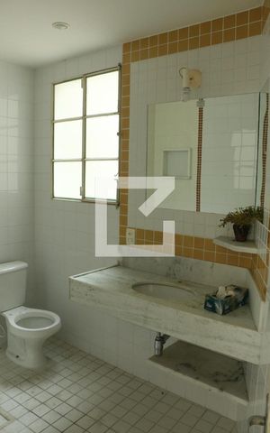 Casa para alugar com 350m², 4 quartos e 4 vagasLavabo