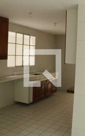 Casa para alugar com 350m², 4 quartos e 4 vagasCozinha