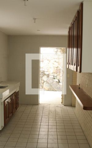 Casa para alugar com 350m², 4 quartos e 4 vagasCozinha