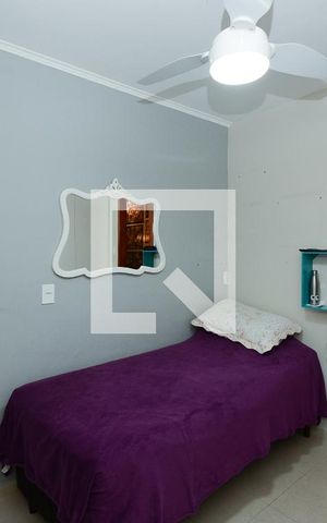 Casa para alugar com 152m², 4 quartos e 3 vagas Casa para alugar com 152m², 4 quartos e 3 vagasQuarto 2( Casa 1 )
