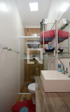 Casa para alugar com 152m², 4 quartos e 3 vagas Casa para alugar com 152m², 4 quartos e 3 vagasBanheiro Social ( casa 1 )