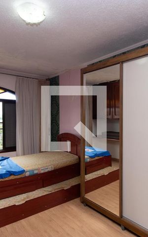 Casa para alugar com 180m², 4 quartos e 2 vagas Casa para alugar com 180m², 4 quartos e 2 vagasQuarto 1