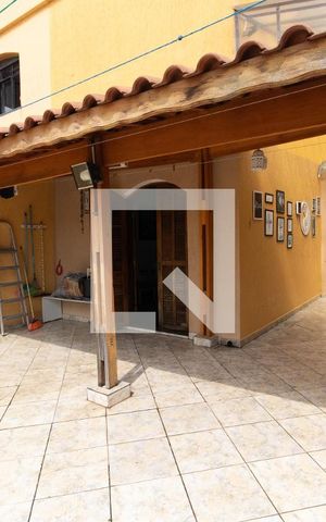 Casa para alugar com 180m², 4 quartos e 2 vagas Casa para alugar com 180m², 4 quartos e 2 vagasQuintal