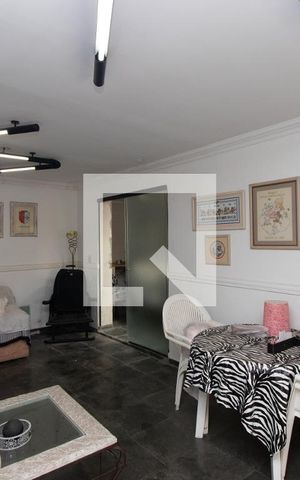 Casa para alugar com 180m², 4 quartos e 2 vagas Casa para alugar com 180m², 4 quartos e 2 vagasQuarto Suíte 2
