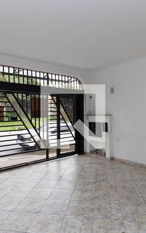 Casa para alugar com 180m², 4 quartos e 2 vagas Casa para alugar com 180m², 4 quartos e 2 vagasGaragem