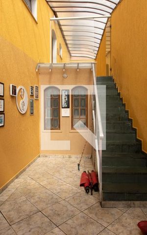 Casa para alugar com 180m², 4 quartos e 2 vagas Casa para alugar com 180m², 4 quartos e 2 vagasCorredor Lateral