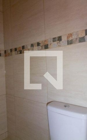 Casa para alugar com 42m², 2 quartos e sem vaga Casa para alugar com 42m², 2 quartos e sem vagaBanheiro