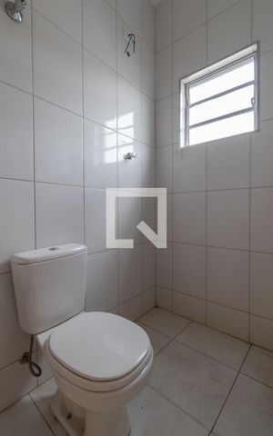 Casa à venda com 66m², 2 quartos e 2 vagas Casa à venda com 66m², 2 quartos e 2 vagasBanheiro Suíte