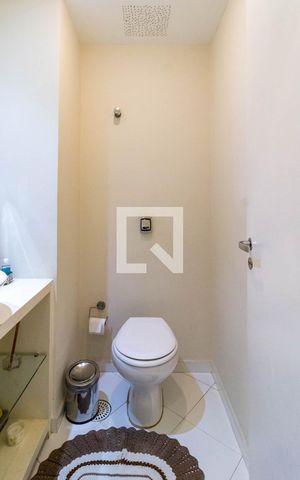 Apartamento à venda com 117m², 3 quartos e 4 vagas Apartamento à venda com 117m², 3 quartos e 4 vagasBanheiro