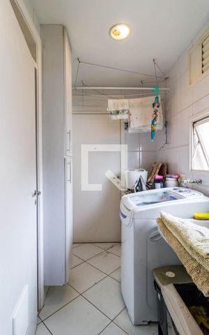 Apartamento à venda com 117m², 3 quartos e 4 vagas Apartamento à venda com 117m², 3 quartos e 4 vagasÁrea de Serviço