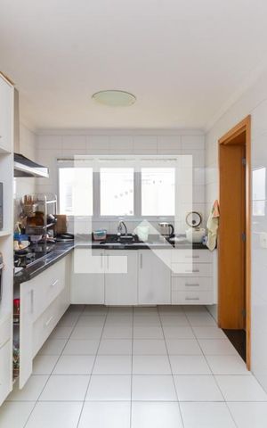 Apartamento para alugar com 205m², 4 quartos e 3 vagas Apartamento para alugar com 205m², 4 quartos e 3 vagasCozinha