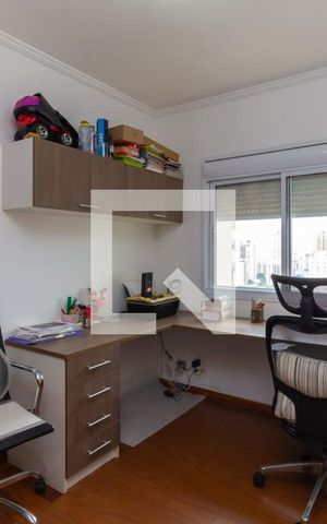 Apartamento para alugar com 205m², 4 quartos e 3 vagas Apartamento para alugar com 205m², 4 quartos e 3 vagasQuarto 4