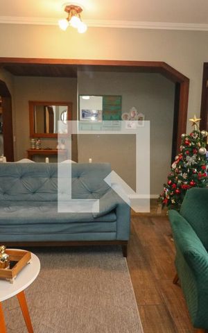 Casa à venda com 234m², 3 quartos e 2 vagas Casa à venda com 234m², 3 quartos e 2 vagasSala