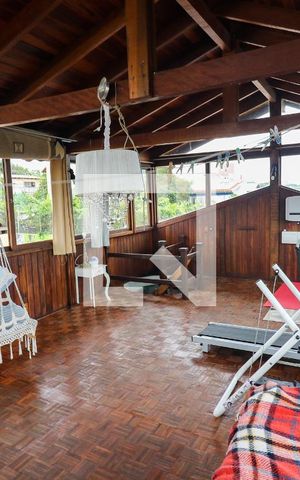 Casa à venda com 234m², 3 quartos e 2 vagas Casa à venda com 234m², 3 quartos e 2 vagasSótão da casa
