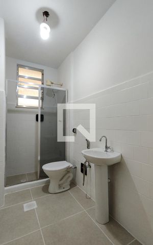 Apartamento para alugar com 54m², 2 quartos e sem vaga Apartamento para alugar com 54m², 2 quartos e sem vagaBanheiro Corredor
