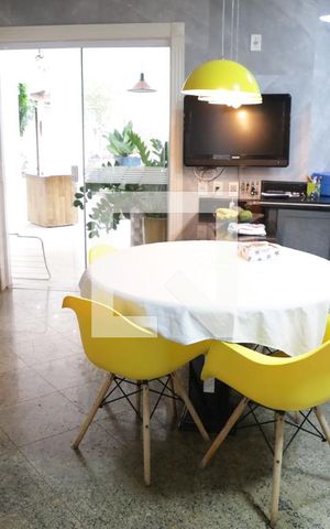 Casa de condomínio para alugar com 590m², 5 quartos e 8 vagasCozinha