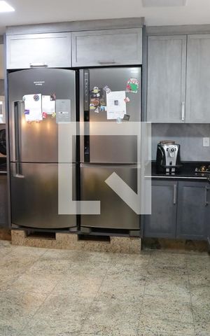 Casa de condomínio para alugar com 590m², 5 quartos e 8 vagasCozinha