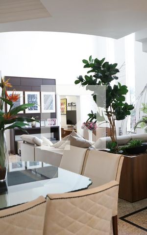 Casa de condomínio para alugar com 590m², 5 quartos e 8 vagasSala