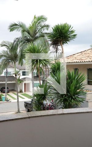 Casa de condomínio para alugar com 590m², 5 quartos e 8 vagasSacada