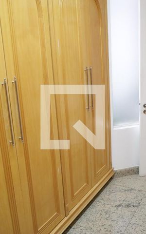 Casa de condomínio para alugar com 590m², 5 quartos e 8 vagasQuarto