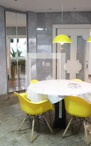 Casa de condomínio para alugar com 590m², 5 quartos e 8 vagasCozinha