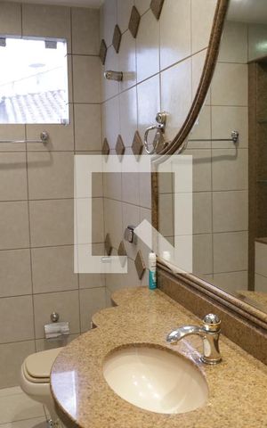 Casa de condomínio para alugar com 590m², 5 quartos e 8 vagasBanheiro