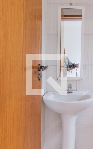 Casa para alugar com 40m², 2 quartos e sem vaga Casa para alugar com 40m², 2 quartos e sem vagaBanheiro