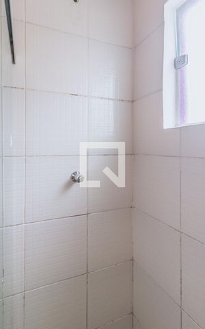 Casa para alugar com 40m², 2 quartos e sem vaga Casa para alugar com 40m², 2 quartos e sem vagaBanheiro