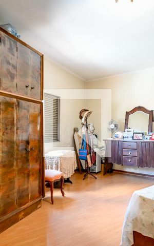 Casa à venda com 760m², 3 quartos e 2 vagasQuarto 