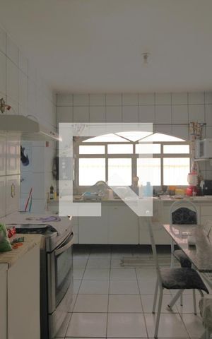 Casa à venda com 232m², 3 quartos e 8 vagasCozinha