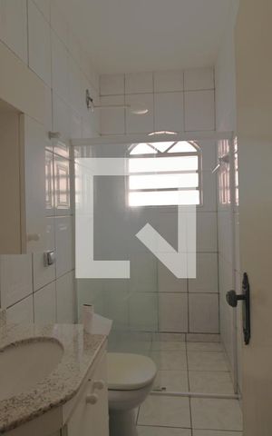Casa à venda com 232m², 3 quartos e 8 vagasBanheiro comum